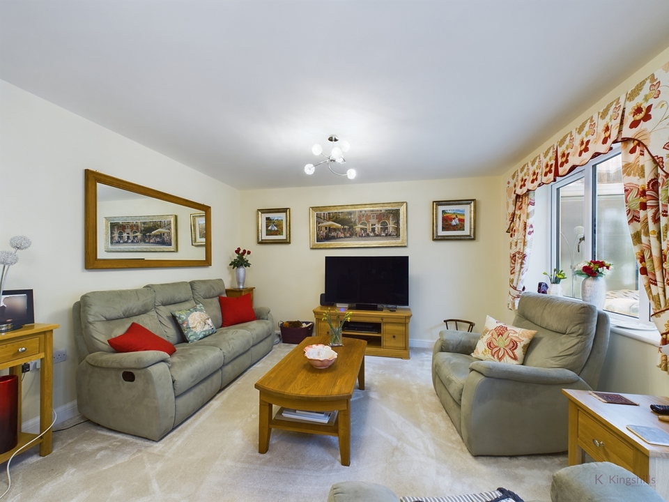 4 bed detached house for sale in Rye View, High Wycombe  - Property Image 2
