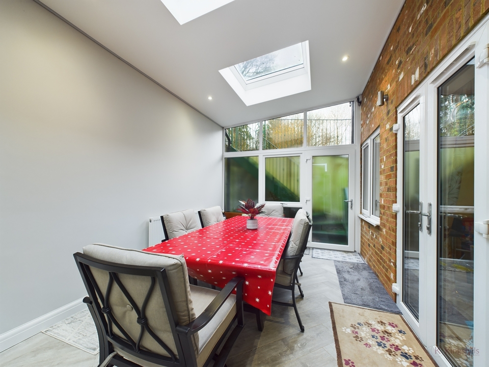 4 bed detached house for sale in Rye View, High Wycombe  - Property Image 8