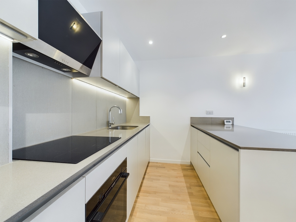 2 bed apartment for sale in Four Ashes Road, High Wycombe  - Property Image 14