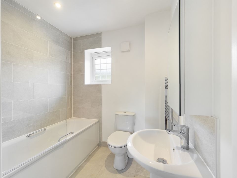 3 bed town house for sale in Templeside Gardens, High Wycombe  - Property Image 8