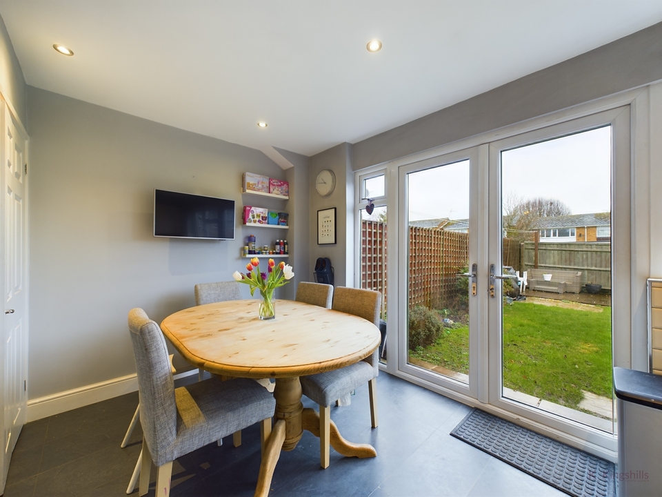 3 bed end of terrace house for sale in Hawthorn Crescent, High Wycombe  - Property Image 4