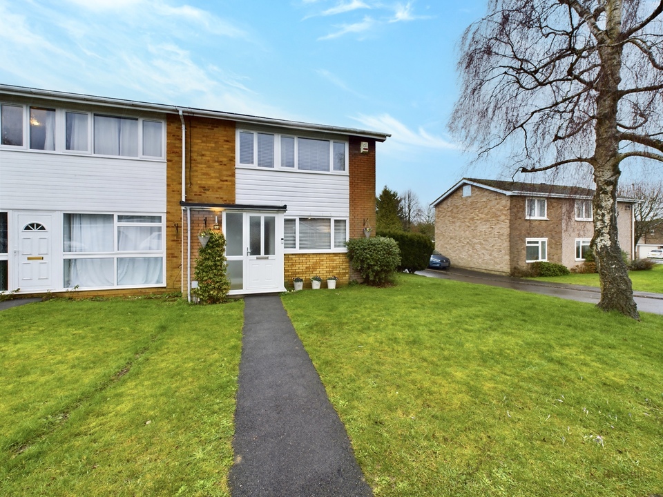 3 bed end of terrace house for sale in Hawthorn Crescent, High Wycombe  - Property Image 10