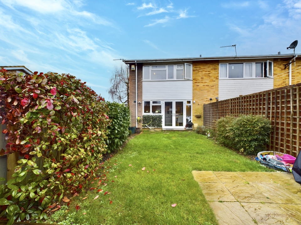 3 bed end of terrace house for sale in Hawthorn Crescent, High Wycombe  - Property Image 9