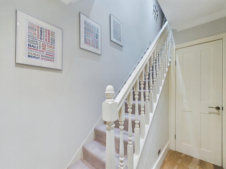 3 bed semi-detached house for sale in Main Road, High Wycombe  - Property Image 16