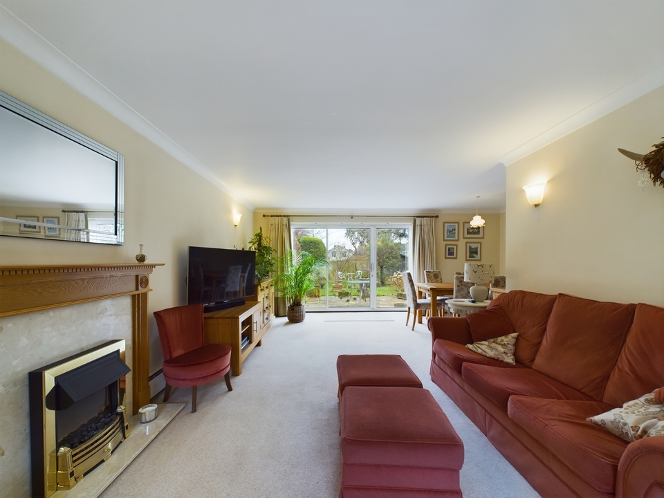 4 bed detached house for sale in Penn, High Wycombe  - Property Image 7