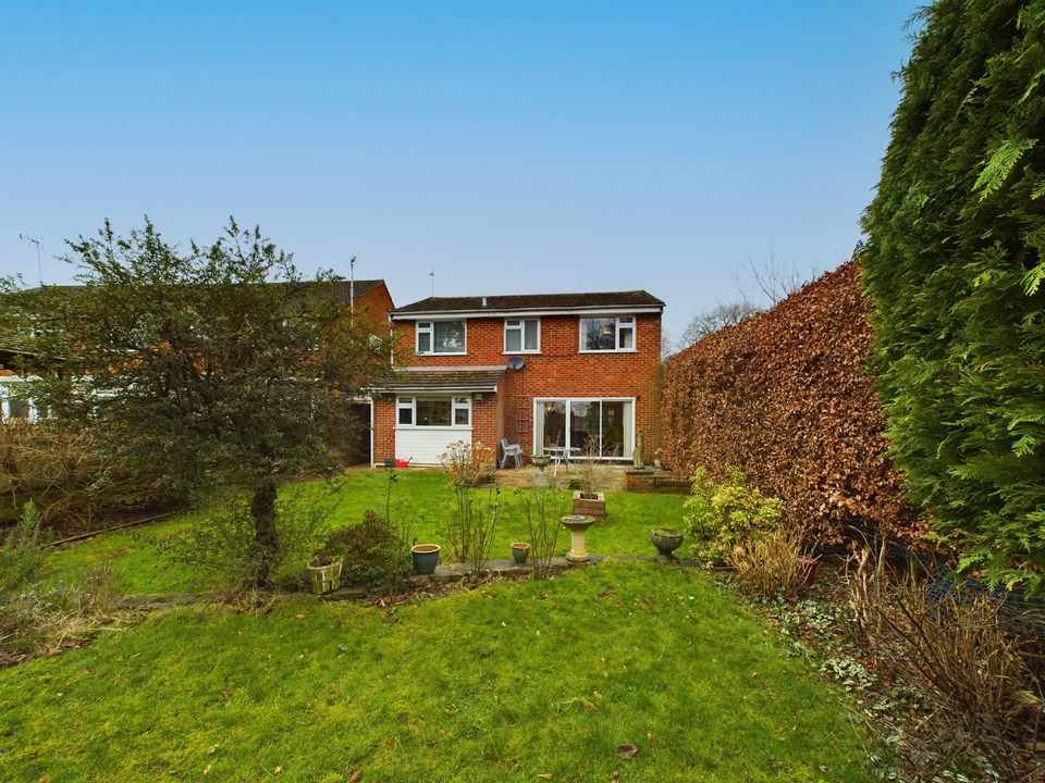 4 bed detached house for sale in Penn, High Wycombe  - Property Image 10