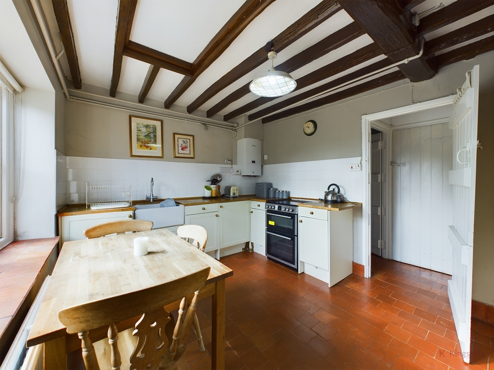 2 bed cottage to rent in Hunts Hill Lane, High Wycombe  - Property Image 2