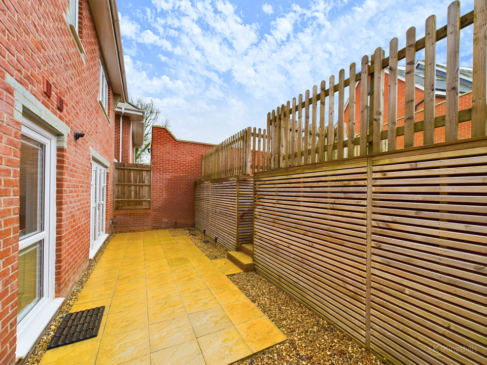 4 bed detached house for sale in Kelly Road, High Wycombe  - Property Image 18