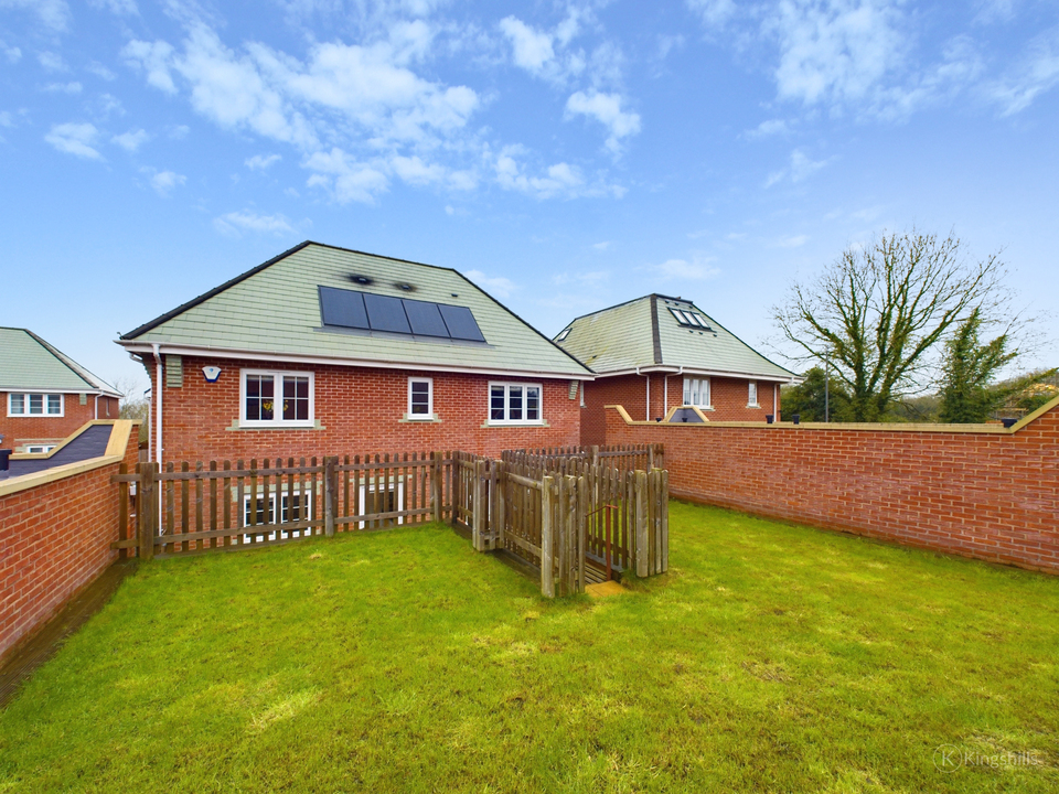 4 bed detached house for sale in Kelly Road, High Wycombe  - Property Image 17