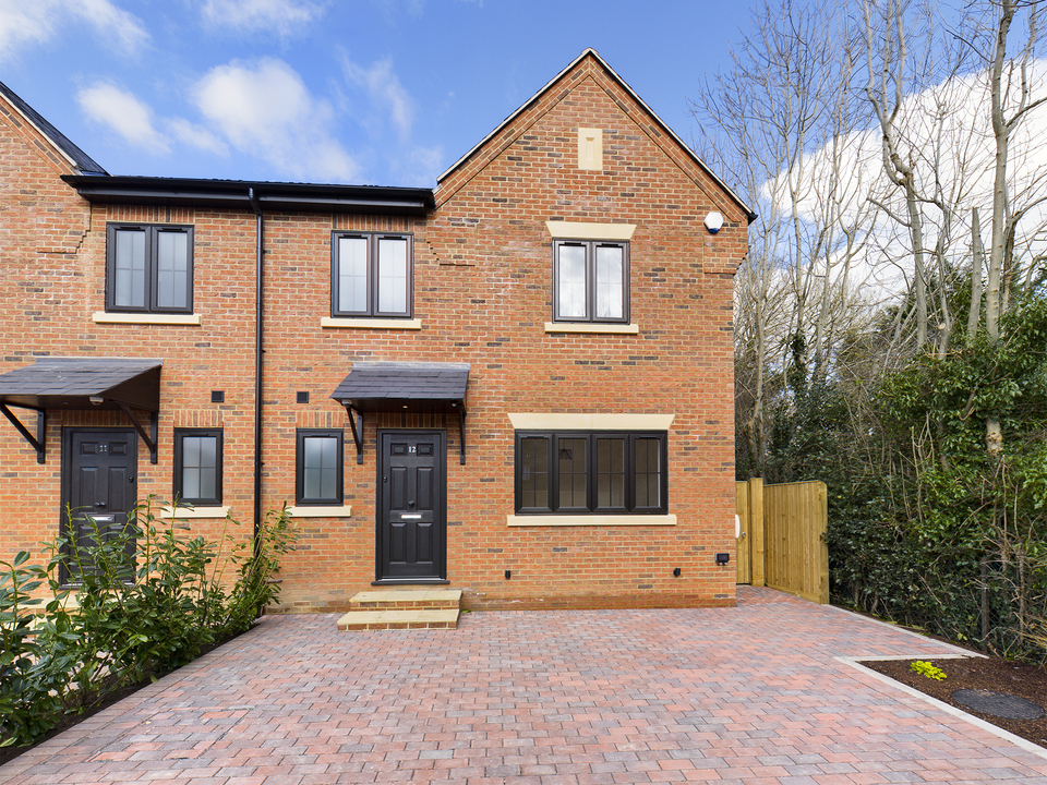 4 bed semi-detached house for sale in Stokenchurch, High Wycombe, HP14