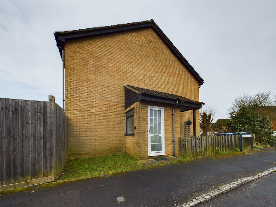 1 bed terraced house for sale in Oldhouse Close, High Wycombe  - Property Image 1