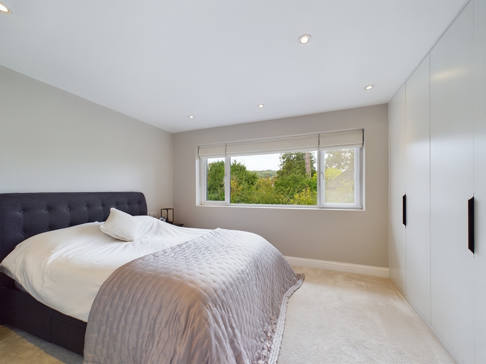 2 bed terraced house for sale in Western Drive, High Wycombe  - Property Image 8