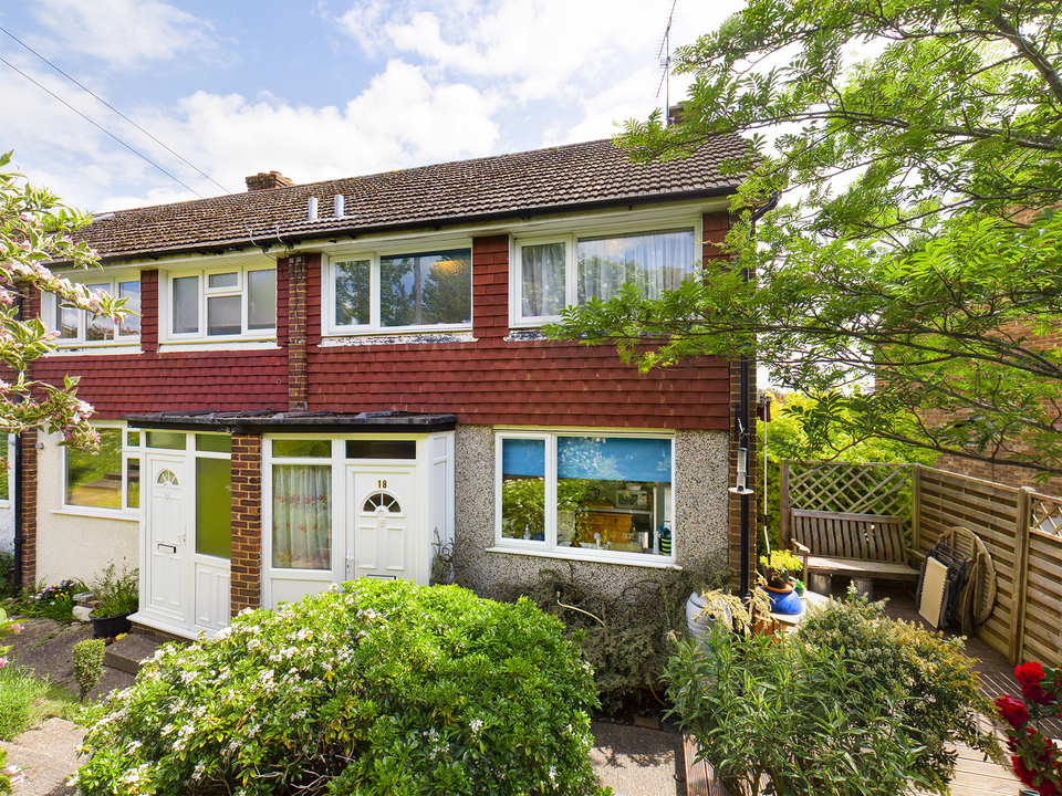 2 bed end of terrace house for sale in Telford Way, High Wycombe, HP13