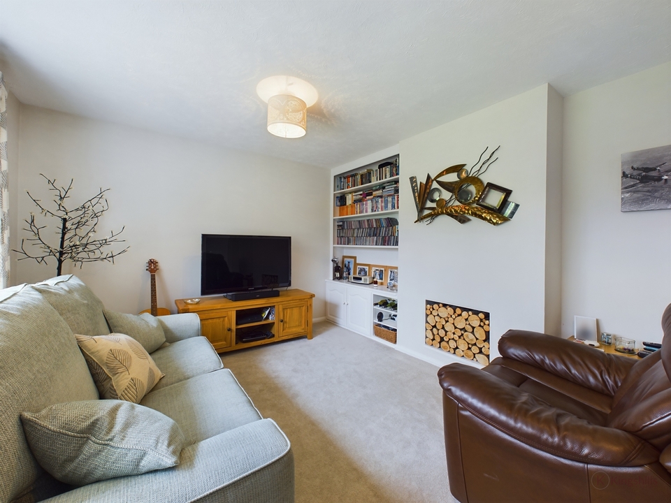 4 bed detached house for sale in Highlea Avenue, High Wycombe  - Property Image 4