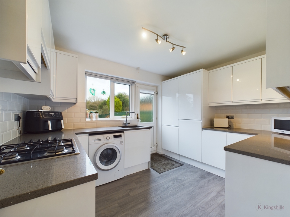 3 bed detached house for sale in Walters Ash, High Wycombe  - Property Image 5