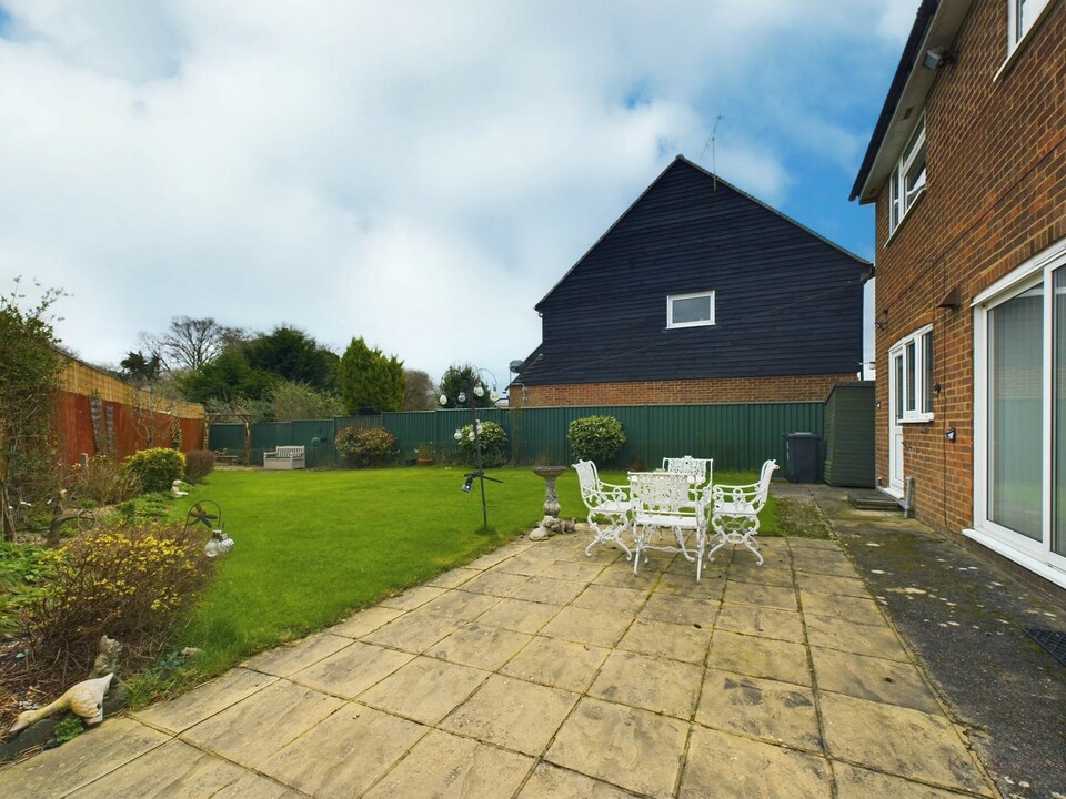 3 bed detached house for sale in Walters Ash, High Wycombe  - Property Image 8