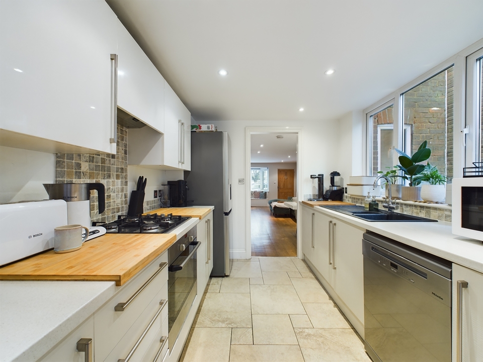 2 bed semi-detached house for sale in High Street, Great Missenden  - Property Image 5