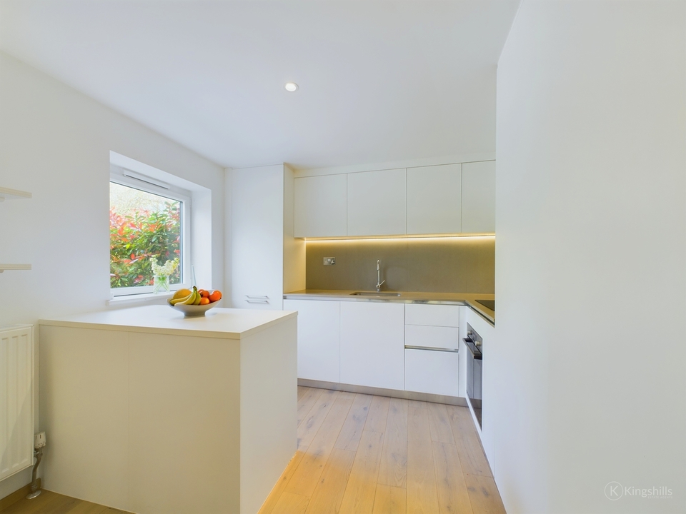 2 bed apartment for sale in Four Ashes Road, High Wycombe  - Property Image 21