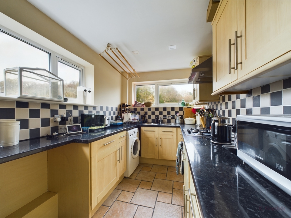 2 bed apartment to rent in Station Road, Amersham  - Property Image 2