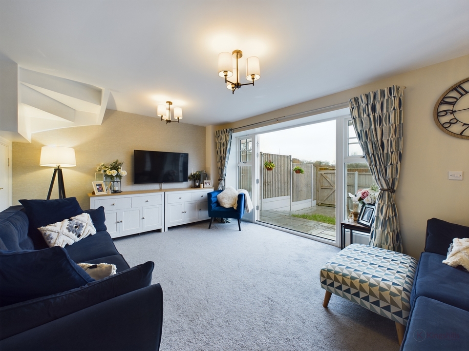 3 bed terraced house for sale in De Havilland Court, High Wycombe  - Property Image 3
