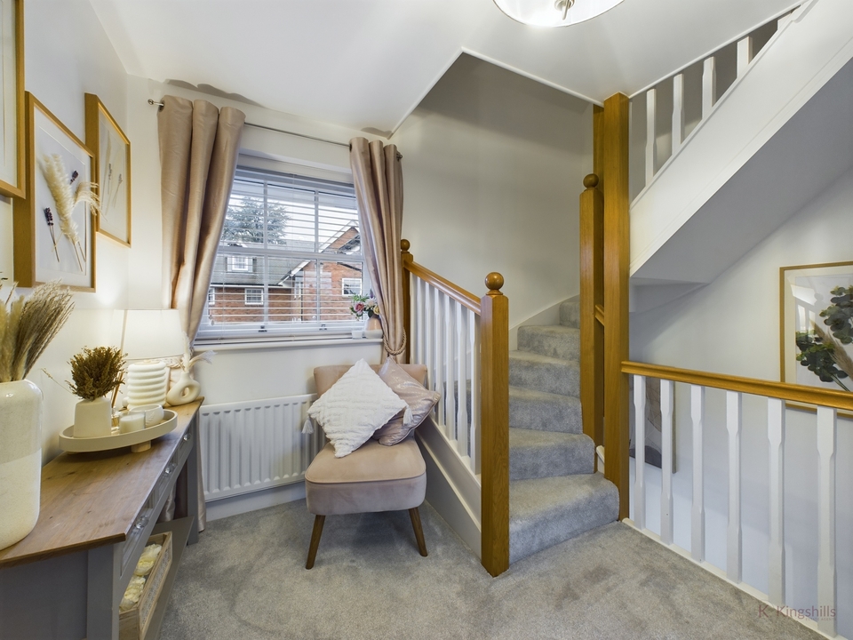 3 bed terraced house for sale in De Havilland Court, High Wycombe  - Property Image 8