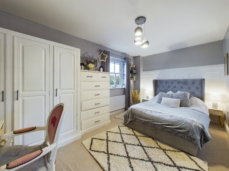 3 bed terraced house for sale in De Havilland Court, High Wycombe  - Property Image 13