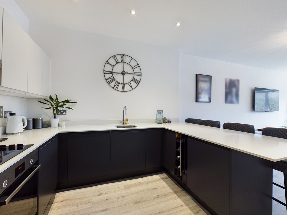 1 bed apartment for sale in The Residence Wycombe Road, High Wycombe  - Property Image 4