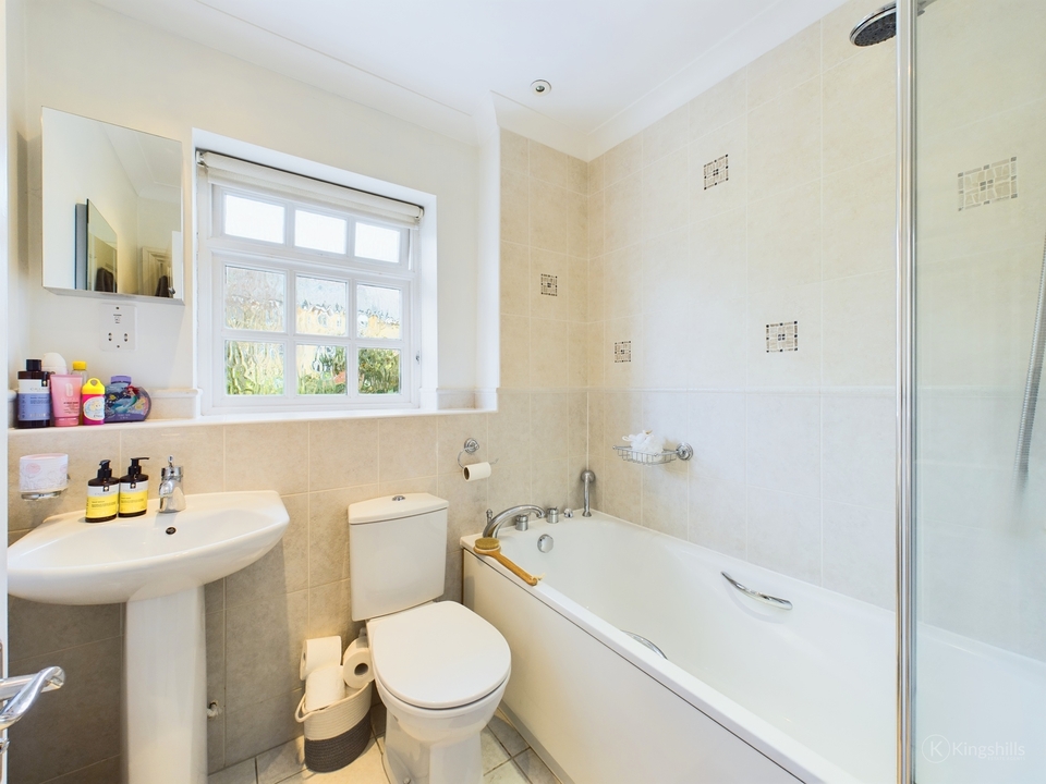 4 bed detached house for sale in Potters Cross Crescent, High Wycombe  - Property Image 15