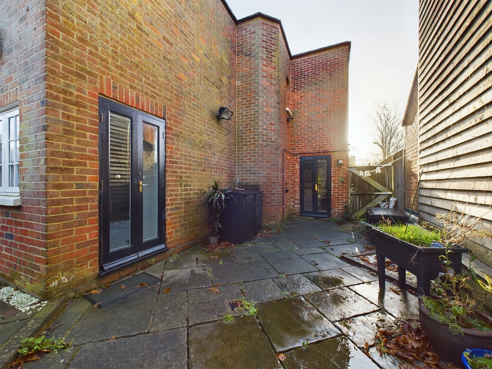 2 bed cottage to rent in Aylesbury End, Beaconsfield  - Property Image 10