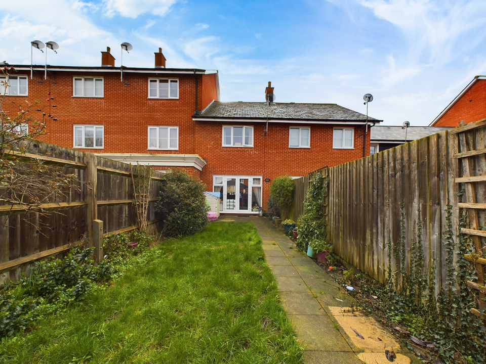 2 bed terraced house for sale in Sierra Road, High Wycombe  - Property Image 14