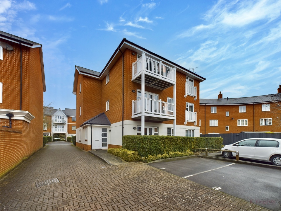 2 bed for sale in Sierra Road, High Wycombe - Property Image 1