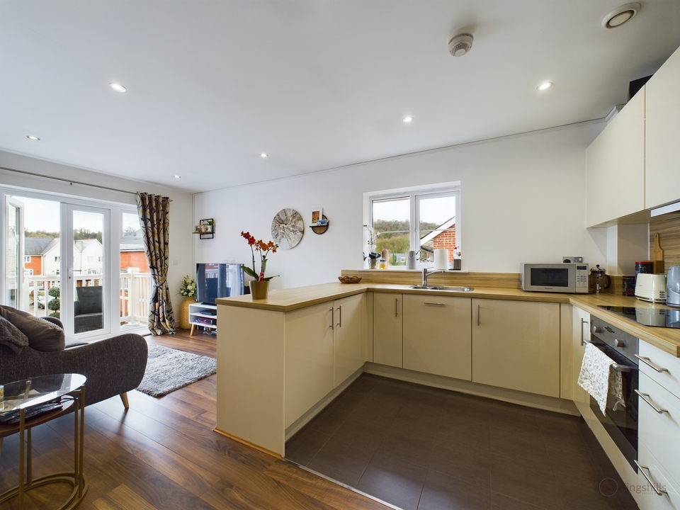 2 bed for sale in Sierra Road, High Wycombe  - Property Image 5
