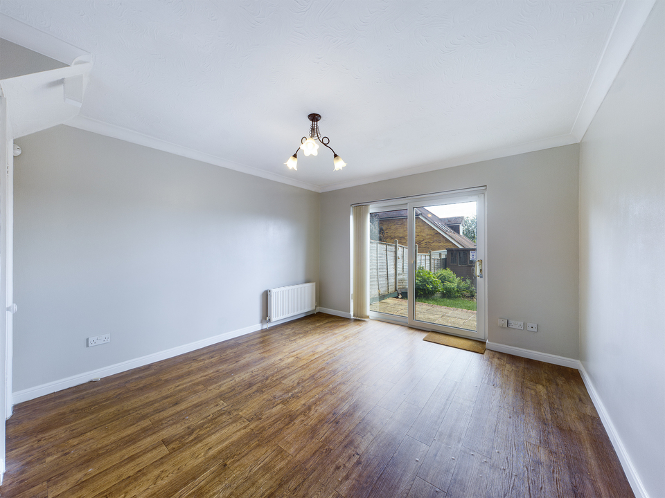 2 bed terraced house to rent in Elmhurst Close, High Wycombe  - Property Image 3