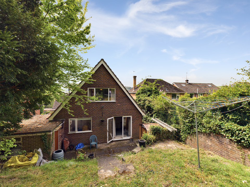 3 bed detached house for sale in Friars Gardens, High Wycombe  - Property Image 2