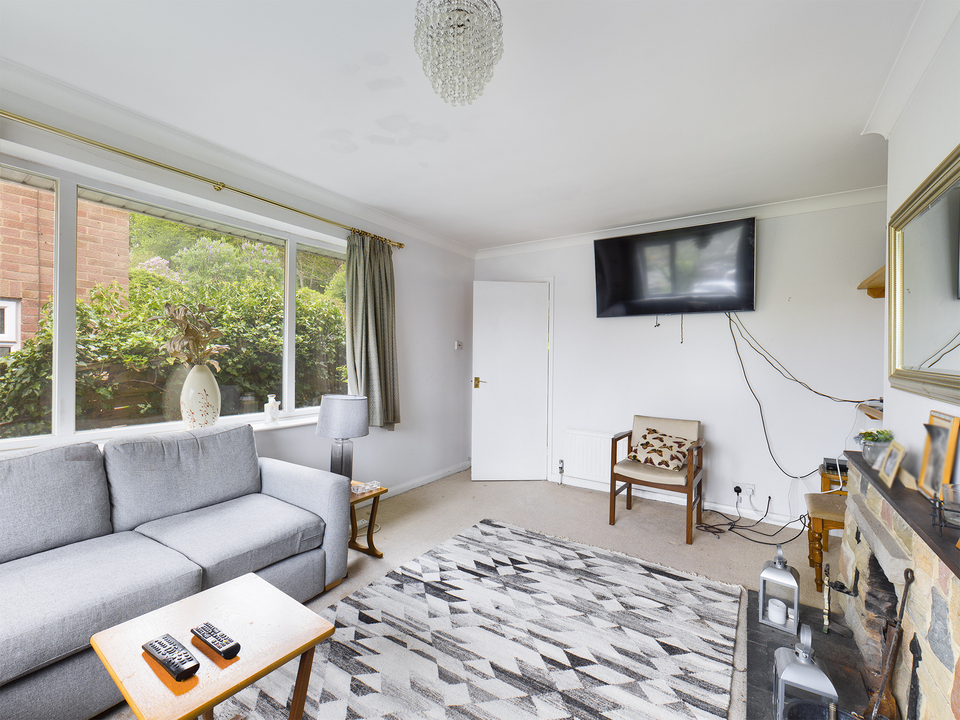 3 bed detached house for sale in Friars Gardens, High Wycombe  - Property Image 5