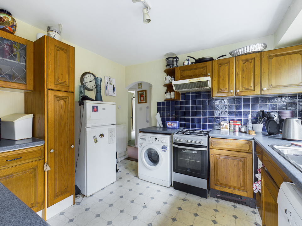 3 bed detached house for sale in Friars Gardens, High Wycombe  - Property Image 7