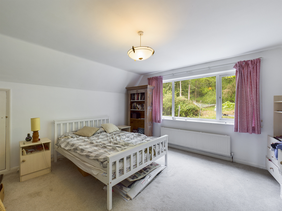 3 bed detached house for sale in Friars Gardens, High Wycombe  - Property Image 12