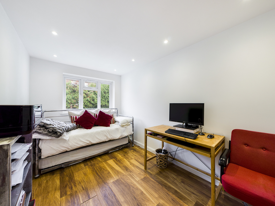 2 bed maisonette for sale in Amersham Hill, High Wycombe  - Property Image 7