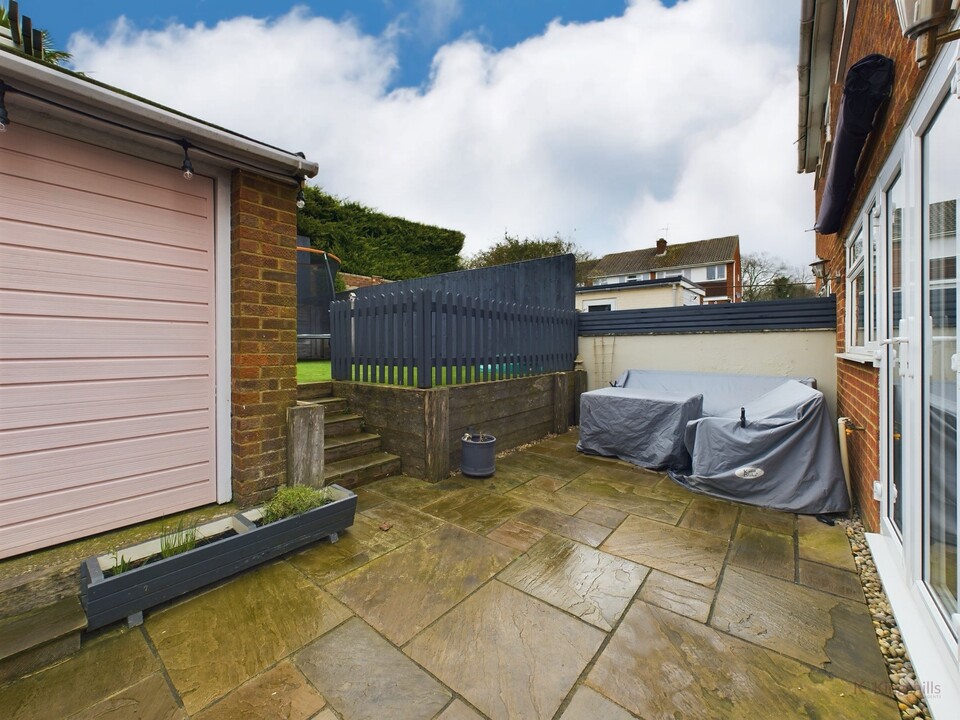 3 bed semi-detached house for sale in Tamar Close, High Wycombe  - Property Image 13