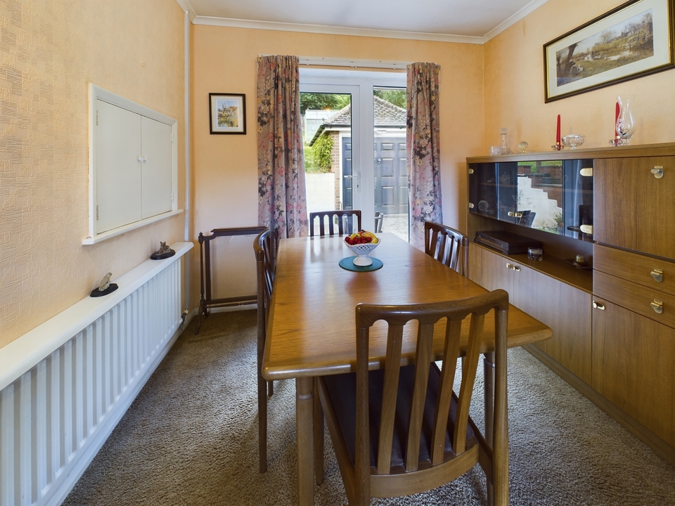 2 bed detached bungalow for sale in Hazlemere, High Wycombe  - Property Image 6