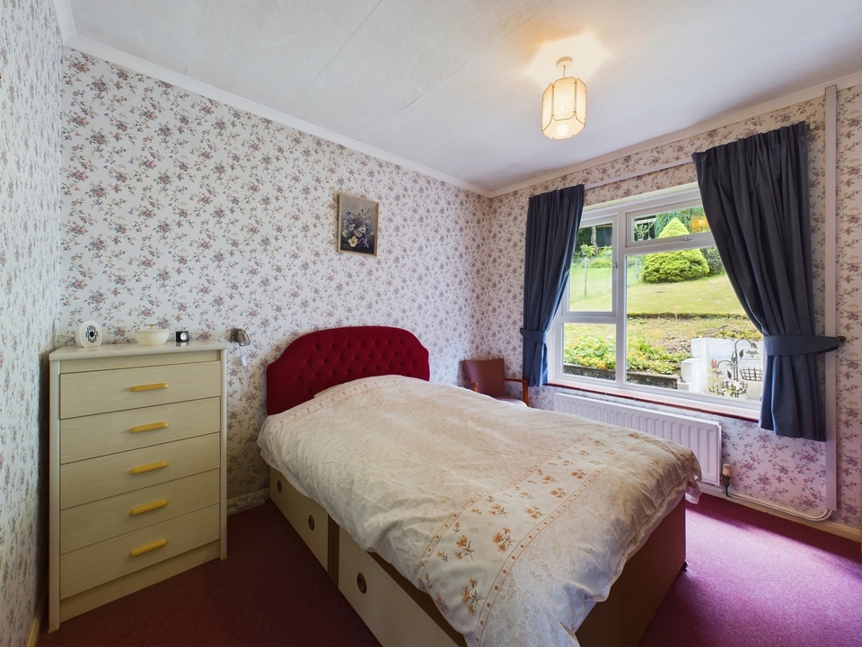 2 bed detached bungalow for sale in Hazlemere, High Wycombe  - Property Image 10