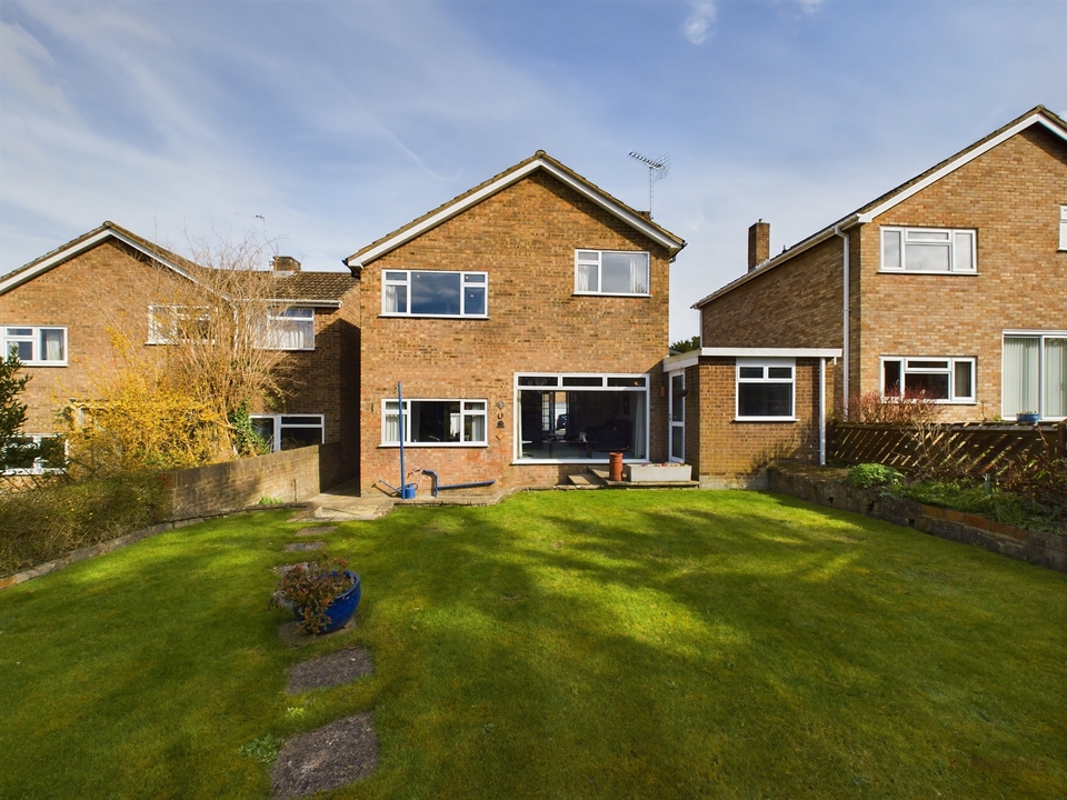 3 bed detached house for sale in Culverton Hill, Princes Risborough  - Property Image 13