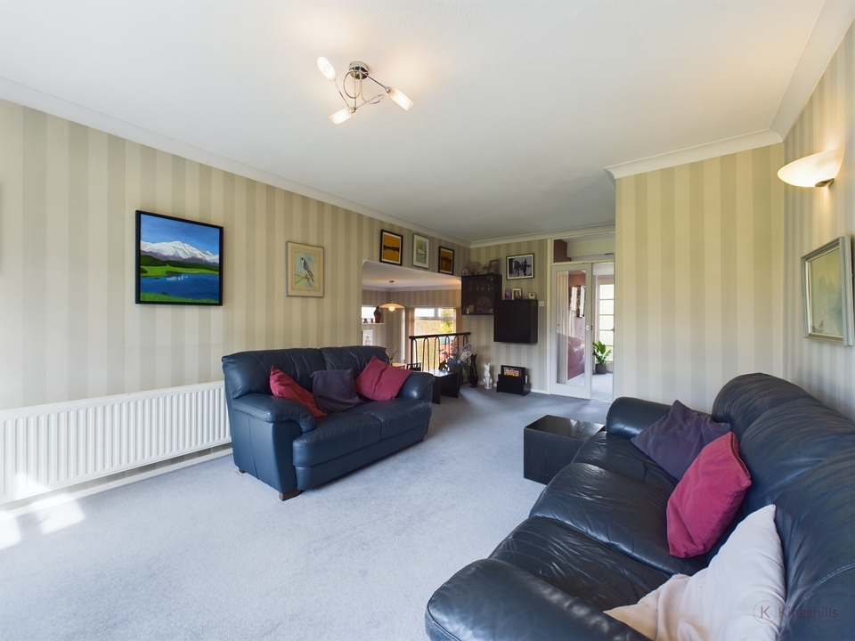 3 bed detached house for sale in Culverton Hill, Princes Risborough  - Property Image 7