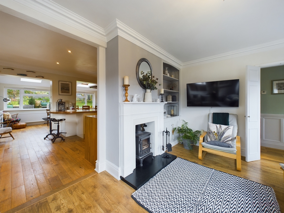 4 bed detached house for sale in Friars Gardens, High Wycombe  - Property Image 11