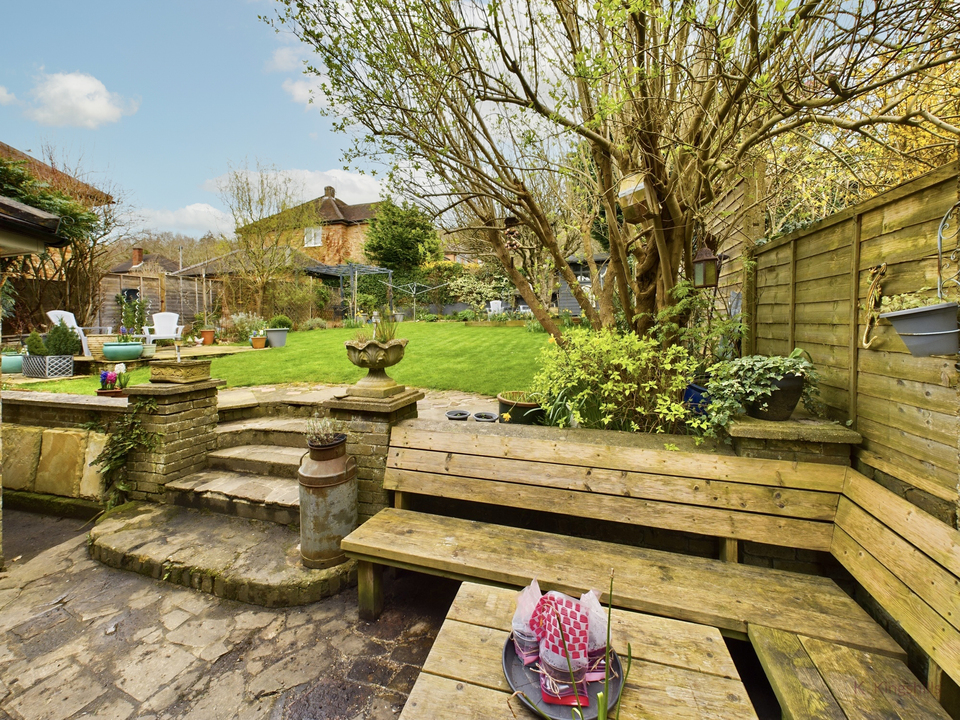 4 bed detached house for sale in Friars Gardens, High Wycombe  - Property Image 19