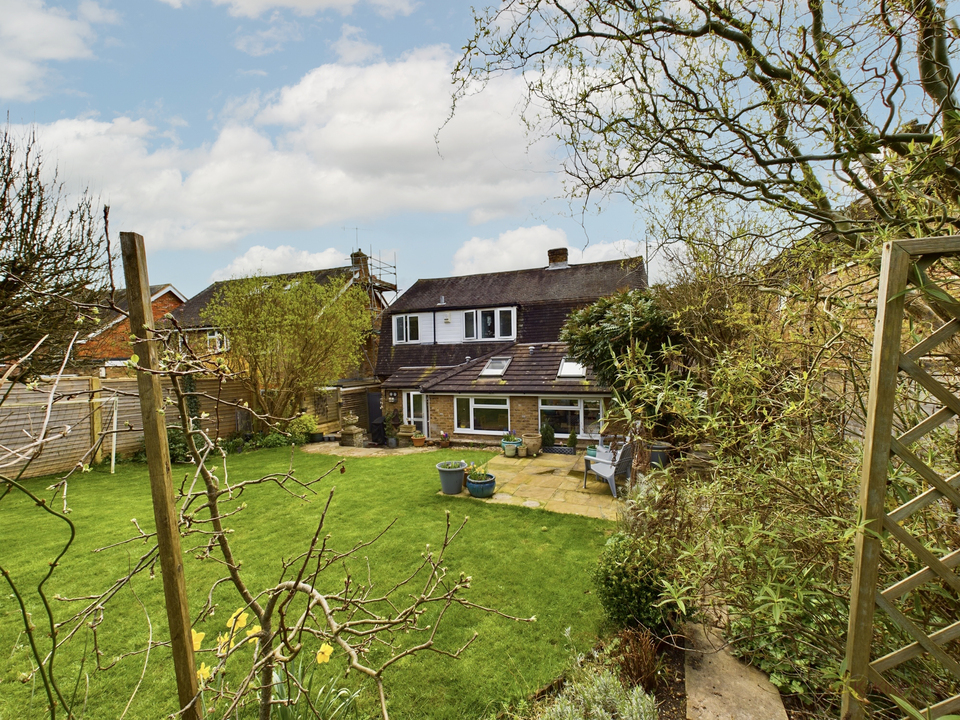 4 bed detached house for sale in Friars Gardens, High Wycombe  - Property Image 15
