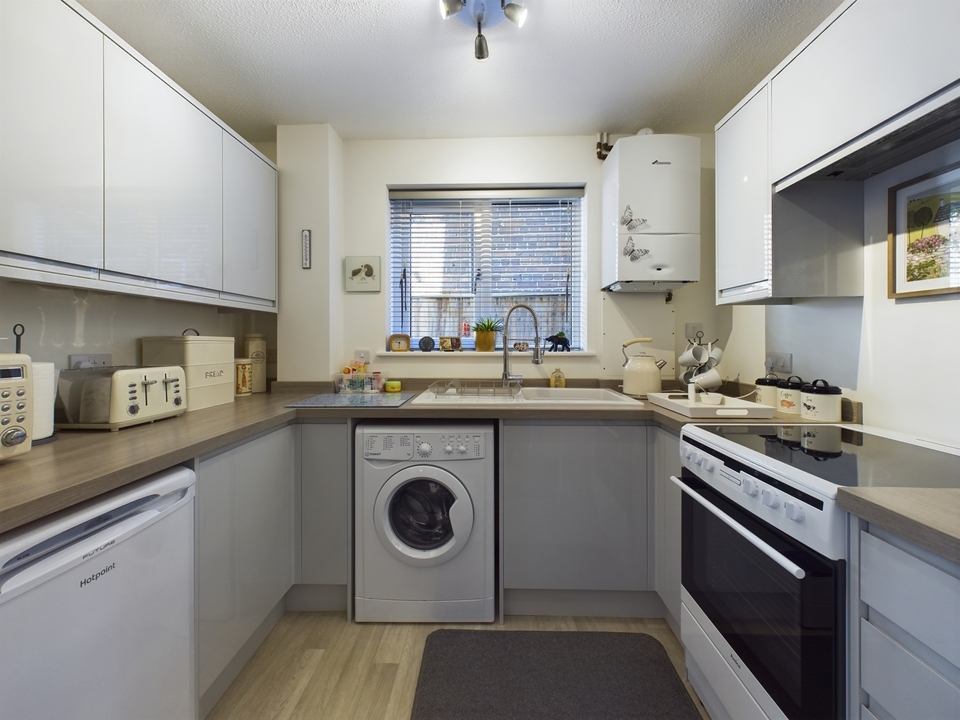 2 bed for sale in Milton Gardens, Princes Risborough  - Property Image 4