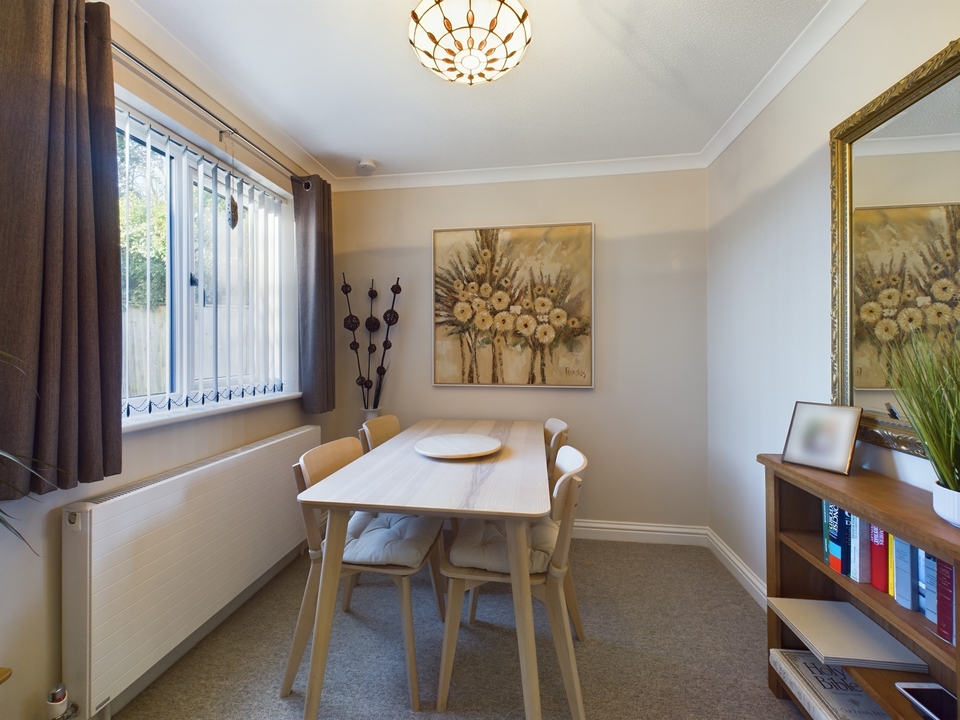 2 bed for sale in Milton Gardens, Princes Risborough  - Property Image 6