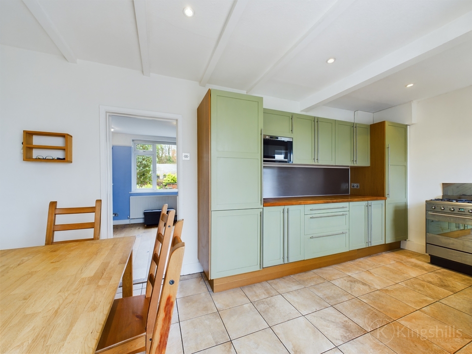 3 bed semi-detached house for sale in Woodway, Princes Risborough  - Property Image 6