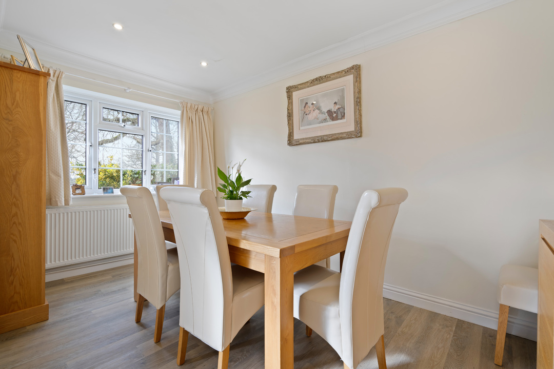4 bed detached house for sale in Beacon Hill, High Wycombe  - Property Image 8